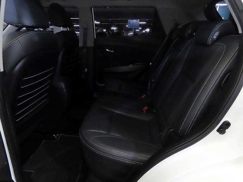 Ssangyong Tivoli - Vista 7