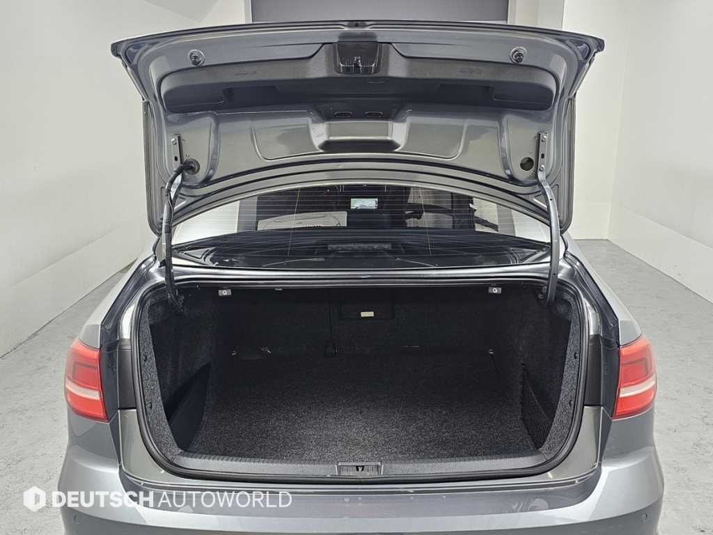 Volkswagen Jetta 2015 Gris - Importación desde Corea - HF Imports Iquique - Foto 19