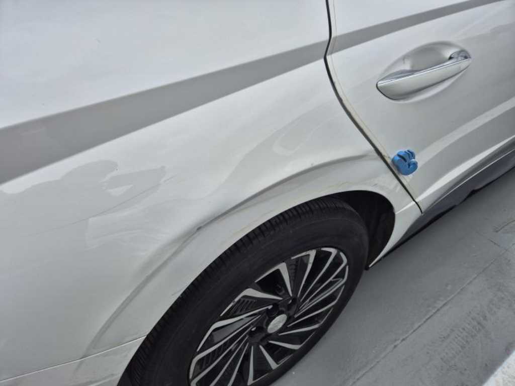 HYUNDAI Sonata - Vista 6