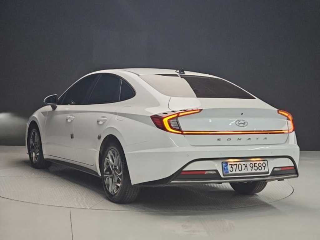 HYUNDAI Sonata - Vista 6