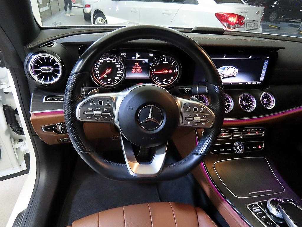 Mercedes Benz E class - Vista 8