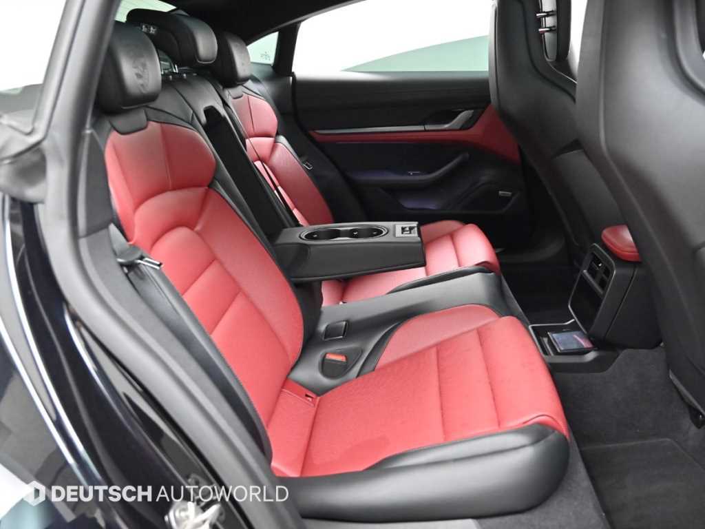 Porsche Taycan - Vista 12