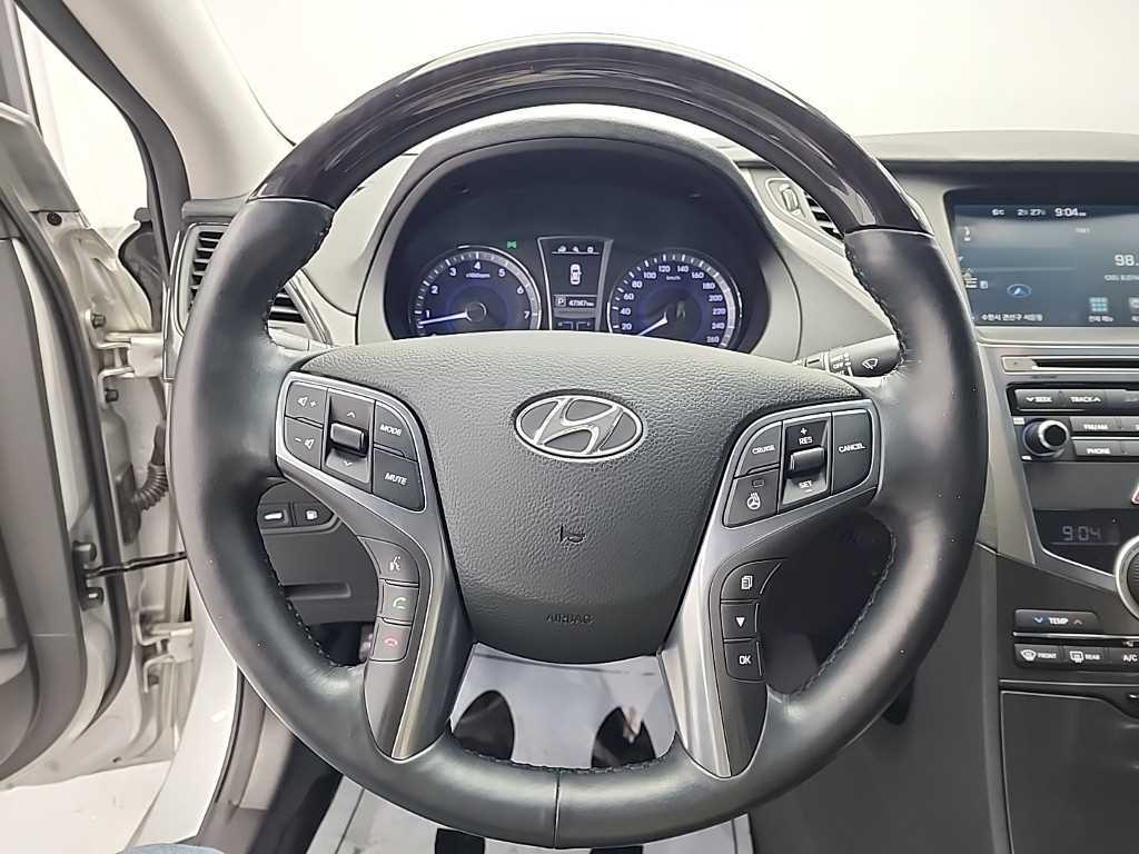 HYUNDAI Grandeur - Vista 9