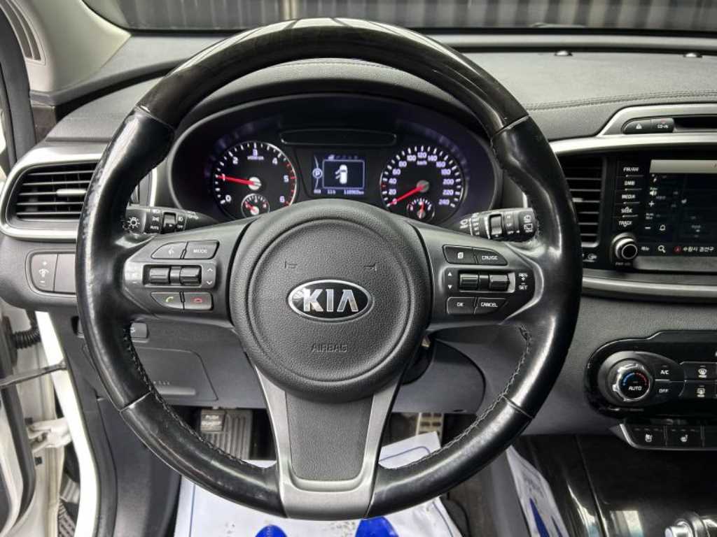 KIA Sorento - Vista 9