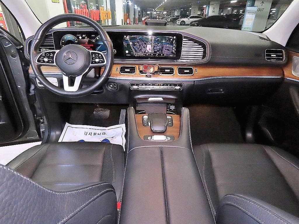 Mercedes Benz GLE Class - Vista 10