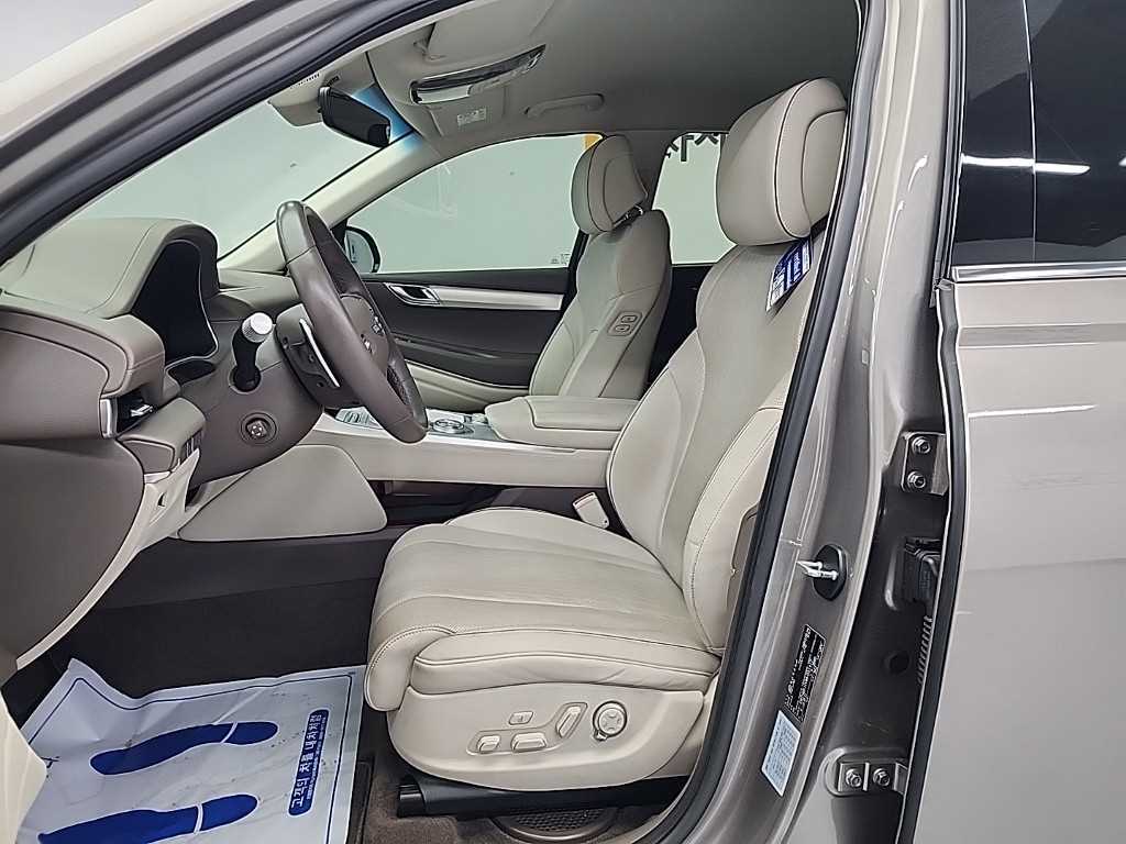 Genesis GV80 - Vista 11