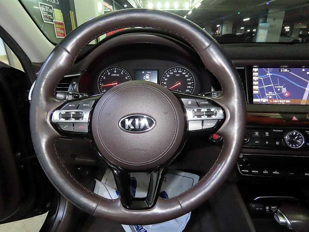 KIA K7 - Vista 8