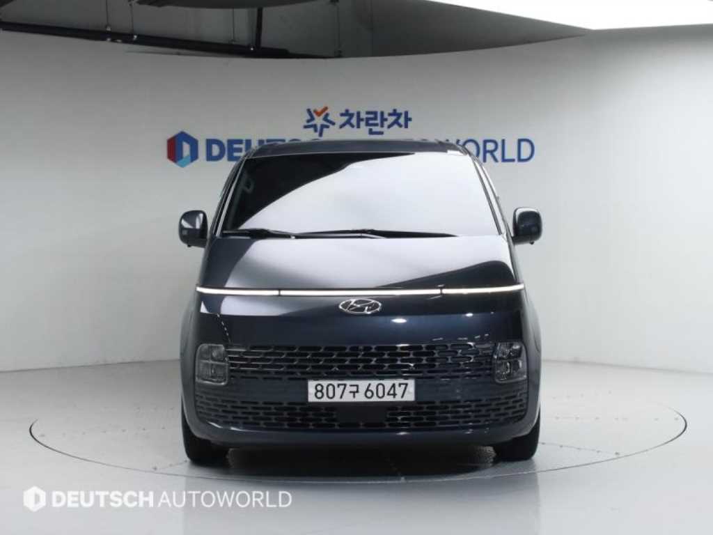 HYUNDAI Staria - Vista 3