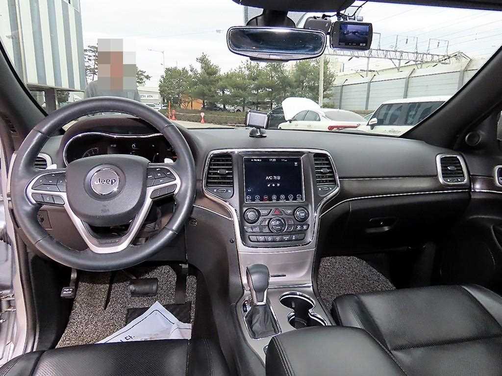 Jeep Cherokee - Vista 7