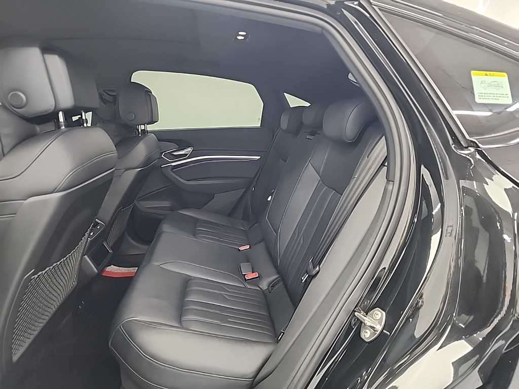 Audi e-Tron - Vista 12