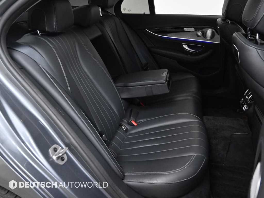 Mercedes Benz E class - Vista 12