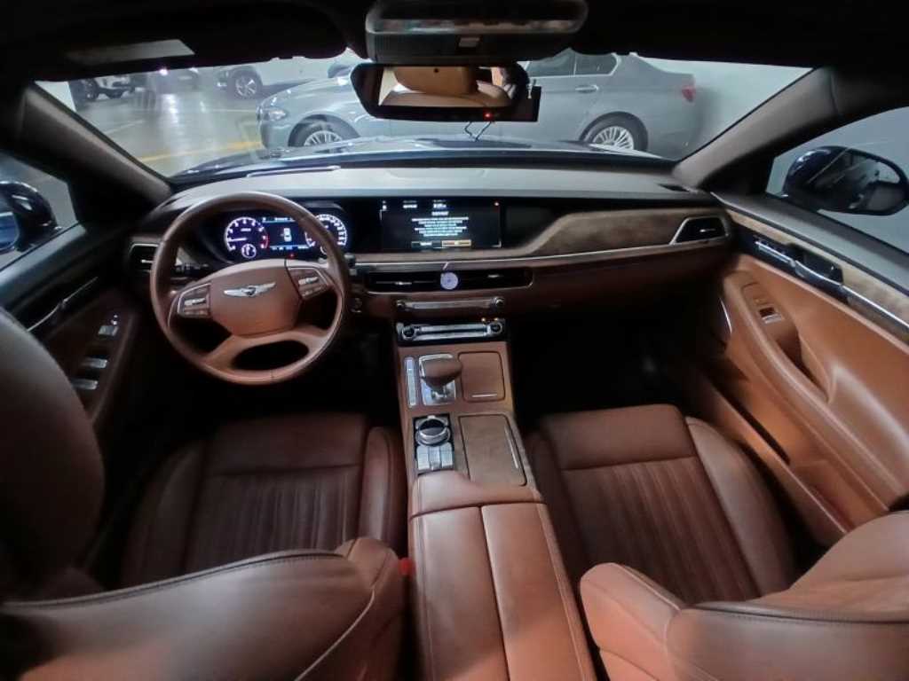 Genesis G90 - Vista 6