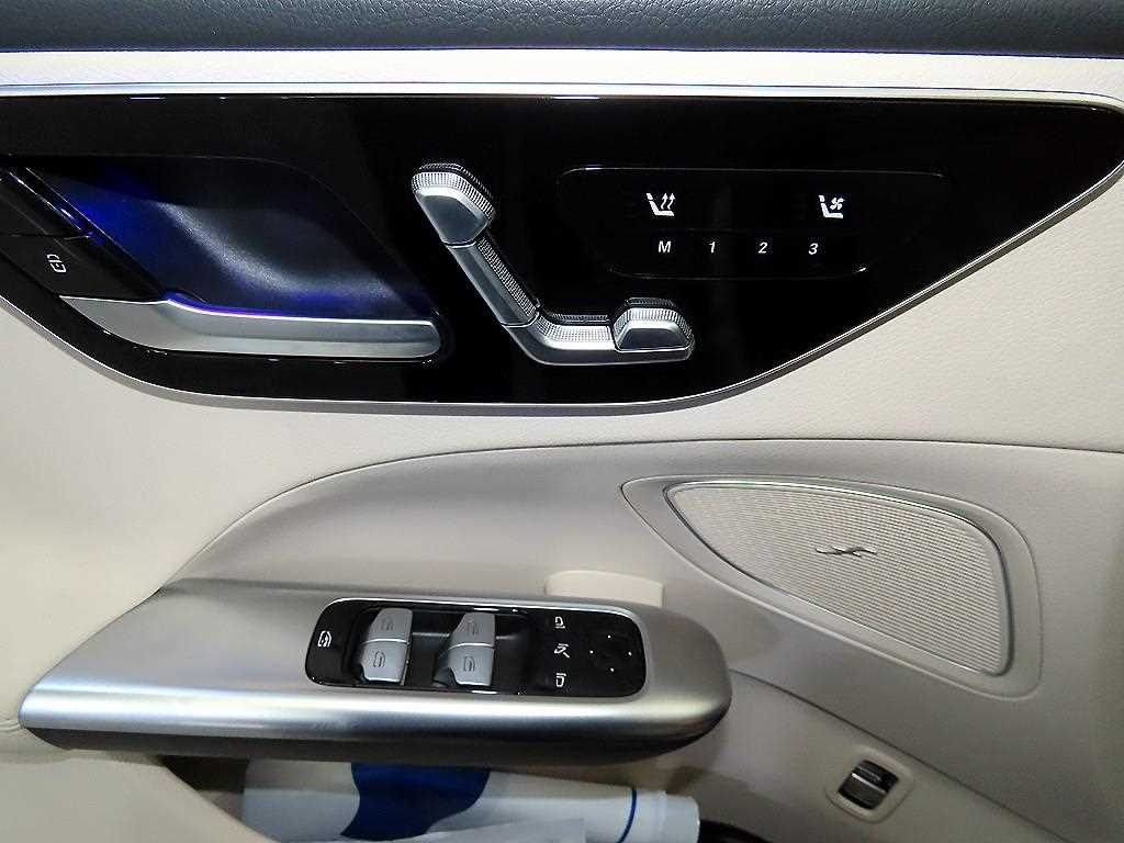 Mercedes Benz C Class 2024 Negro - Importación desde Corea - HF Imports Iquique - Foto 13