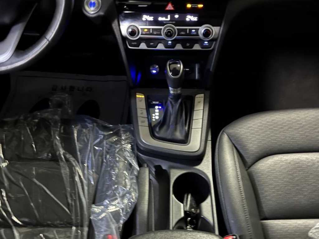 HYUNDAI Avante - Vista 12