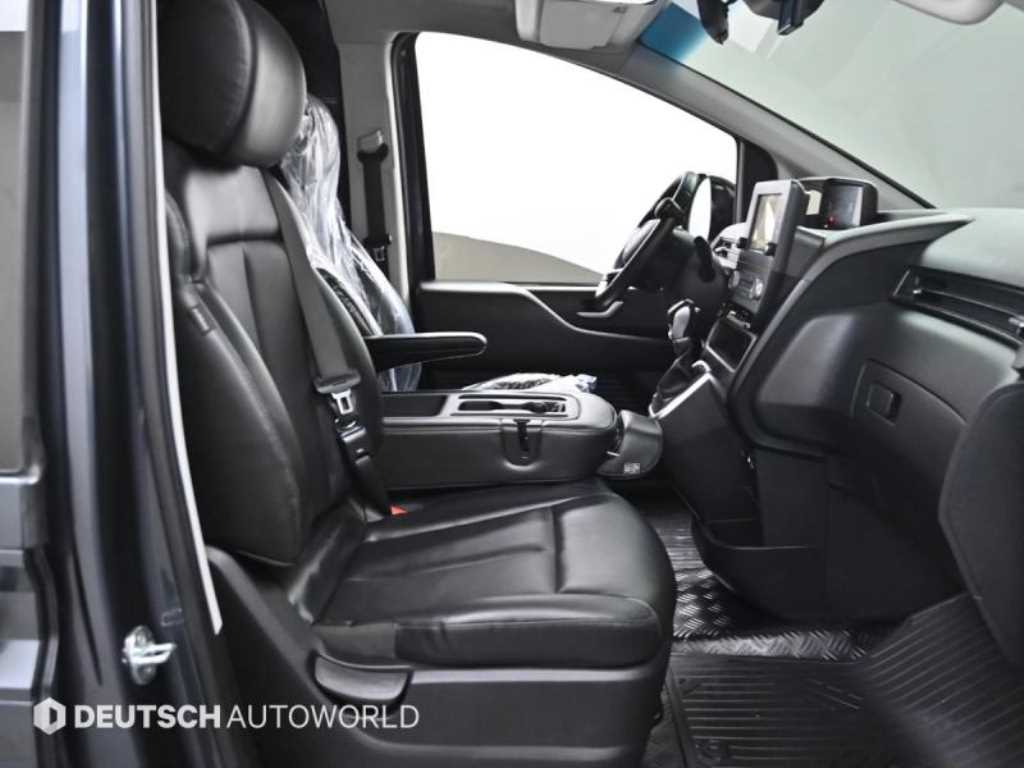 HYUNDAI Staria - Vista 10