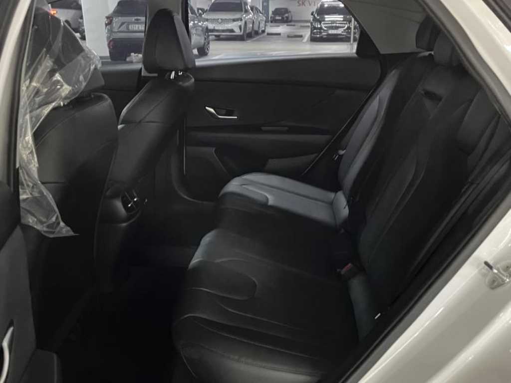 HYUNDAI Avante - Vista 6