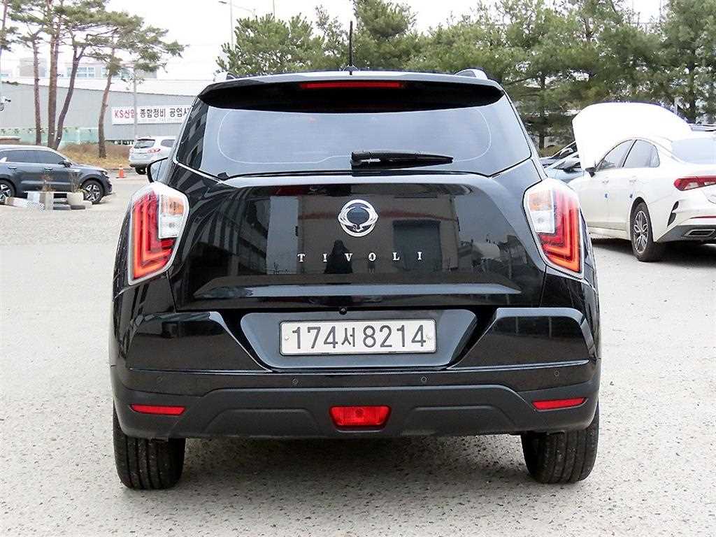 Ssangyong Tivoli - Vista 4