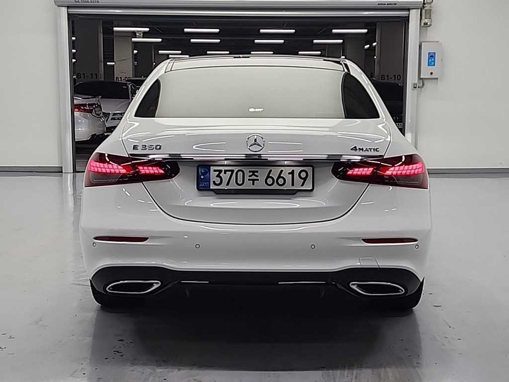 Mercedes Benz E class - Vista 3