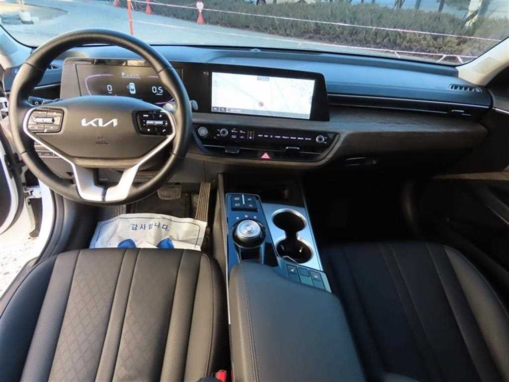 KIA K8 - Vista 8