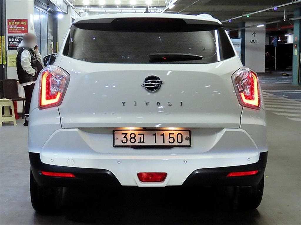 Ssangyong Tivoli - Vista 5