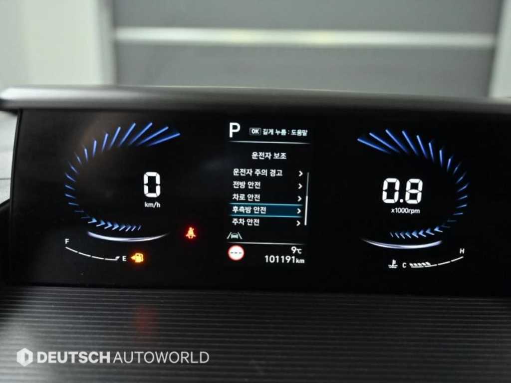 HYUNDAI Staria - Vista 8