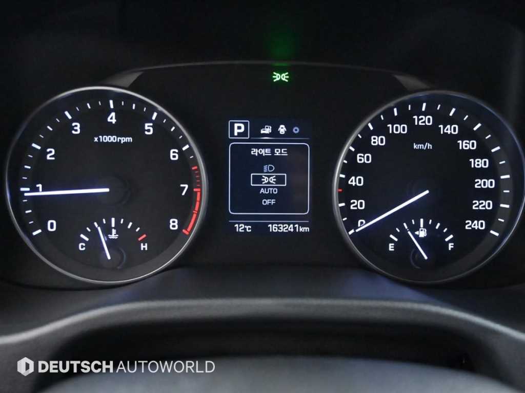 HYUNDAI Avante - Vista 8