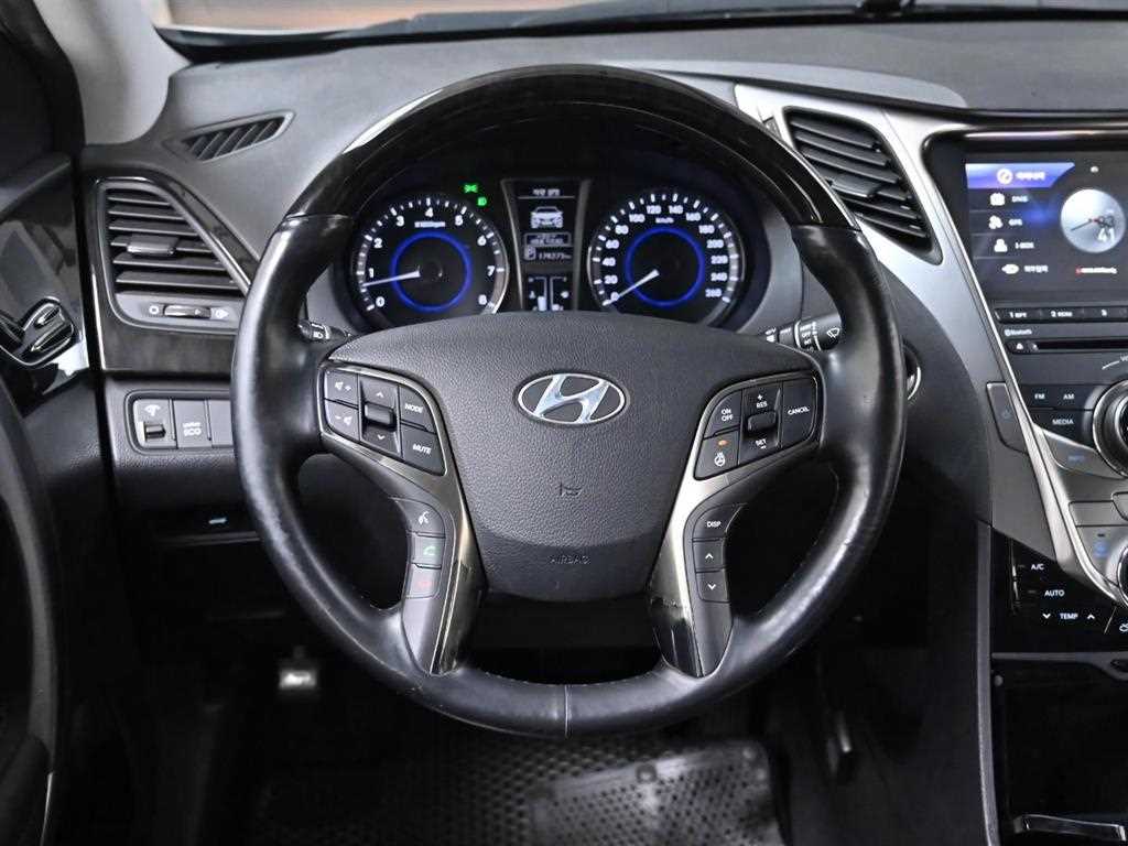 HYUNDAI Grandeur 2012 Plateado - Importación desde Corea - HF Imports Iquique - Foto 13