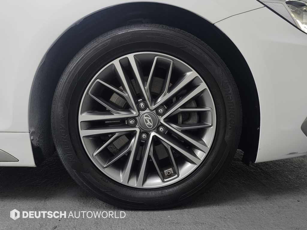 HYUNDAI Grandeur - Vista 5