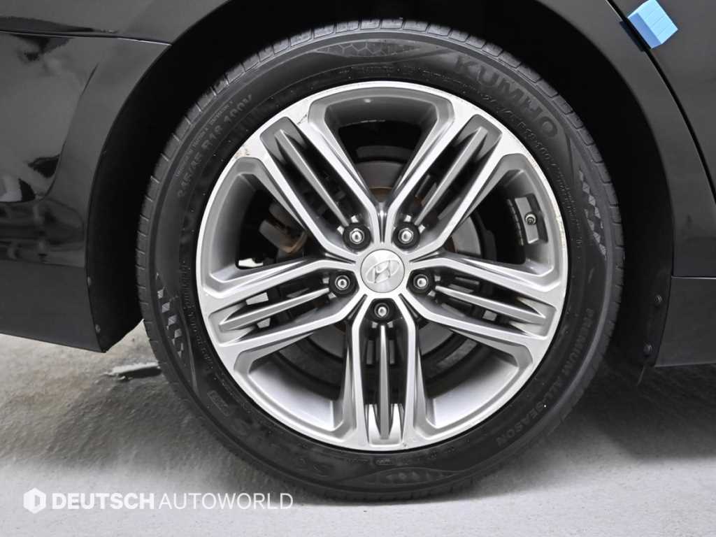 HYUNDAI Grandeur - Vista 5