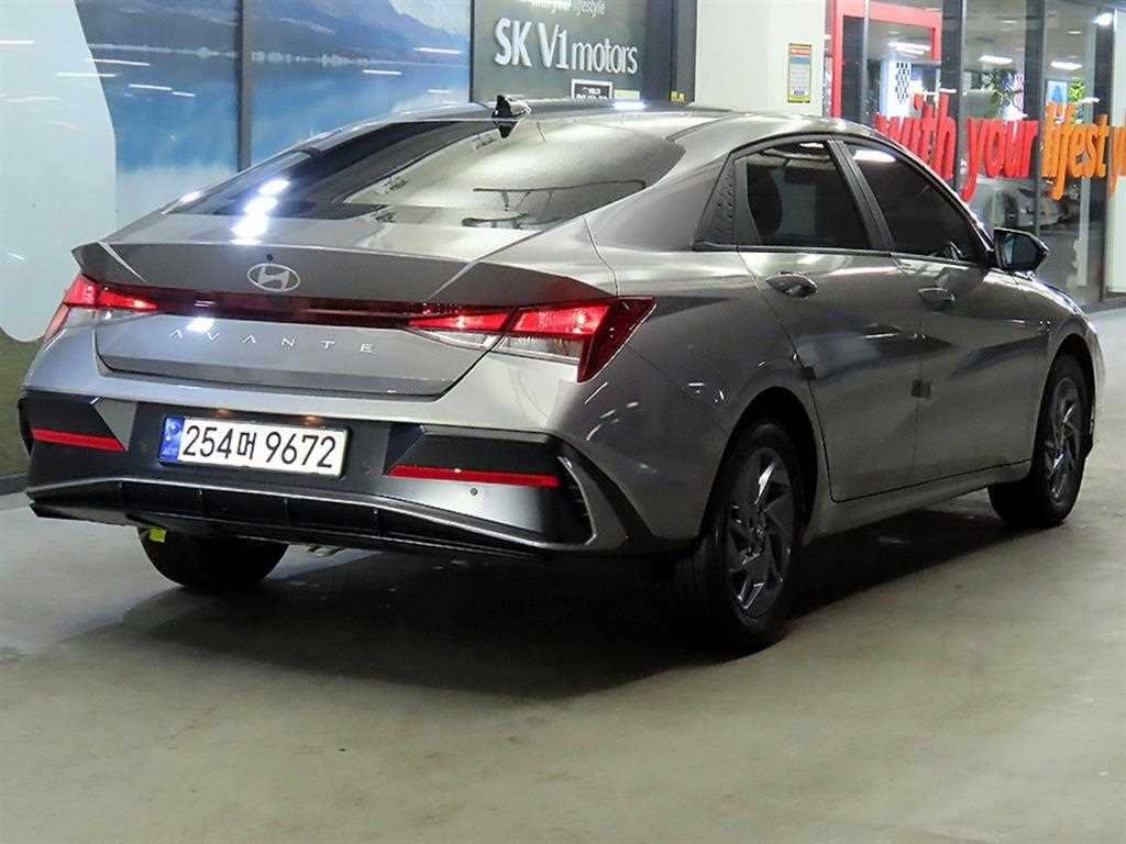 HYUNDAI Avante - Vista 4