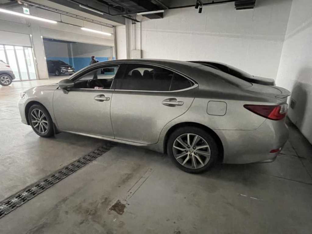 Lexus ES - Vista 6
