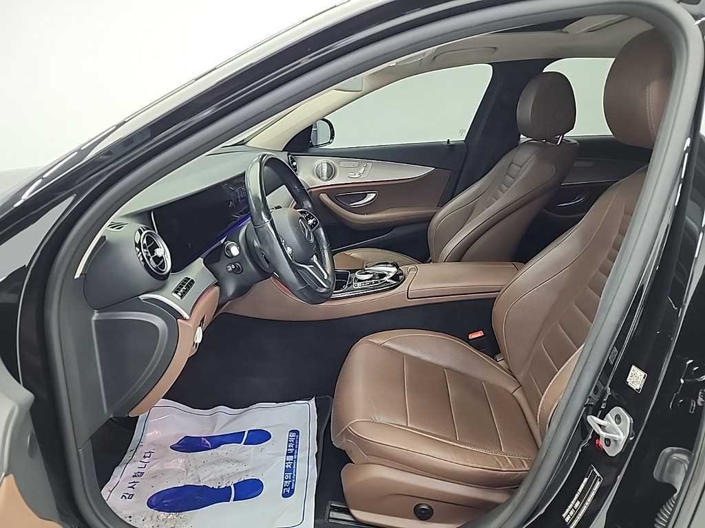 Mercedes Benz E class - Vista 11