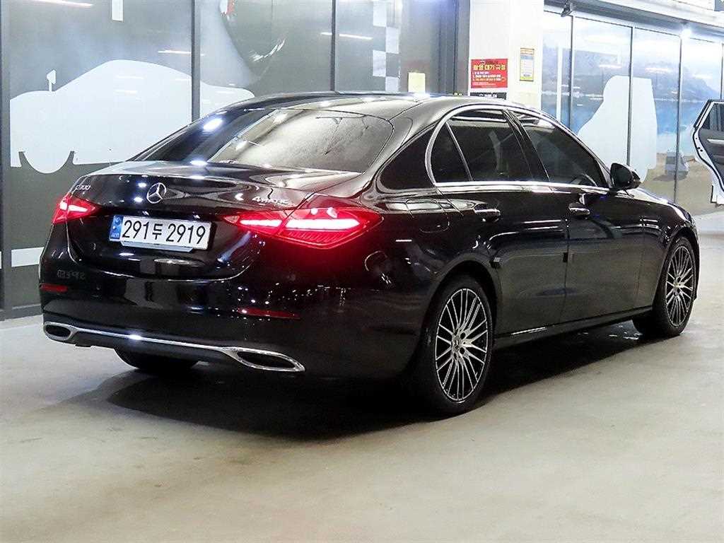 Mercedes Benz C Class - Vista 4