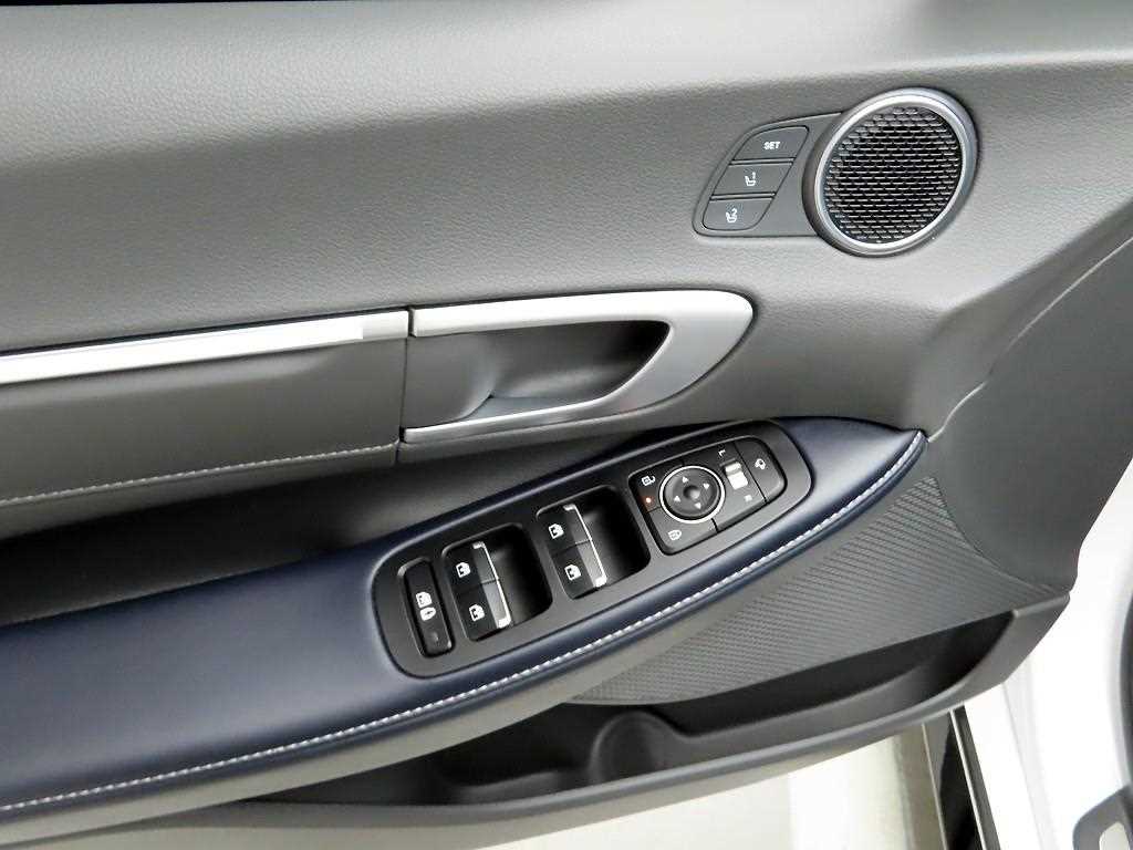 HYUNDAI Sonata - Vista 12