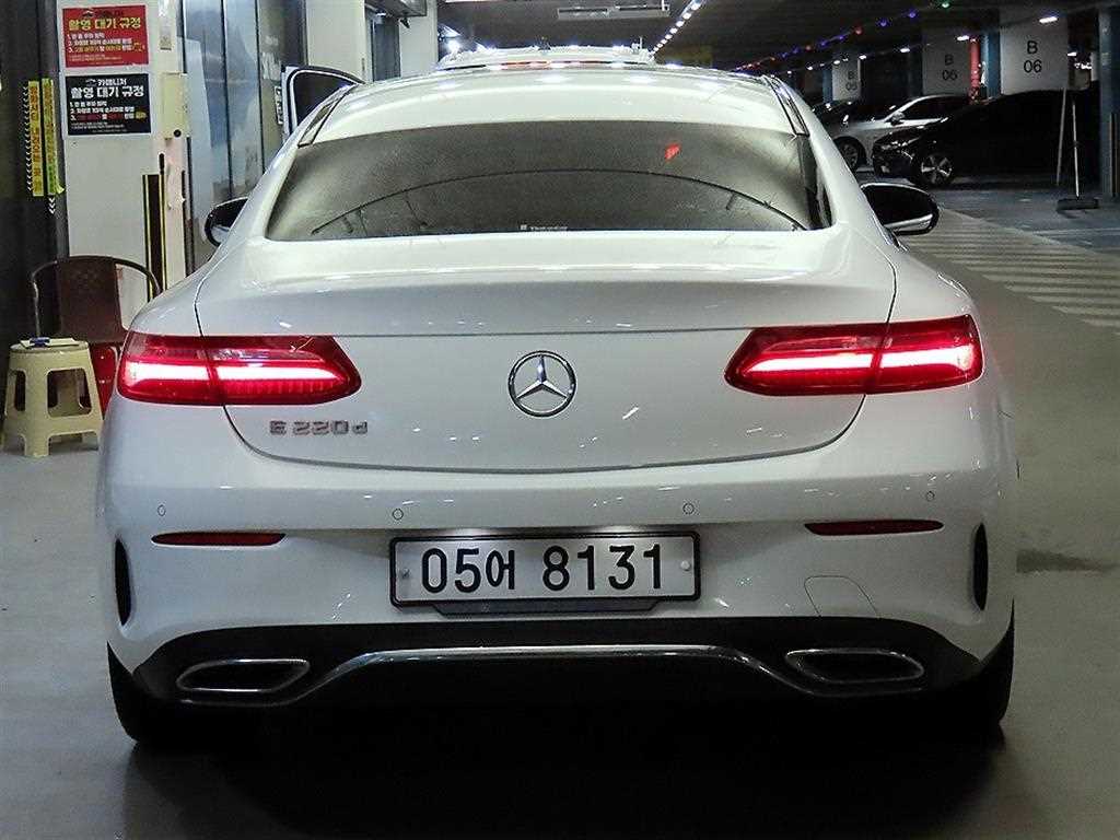 Mercedes Benz E class - Vista 5