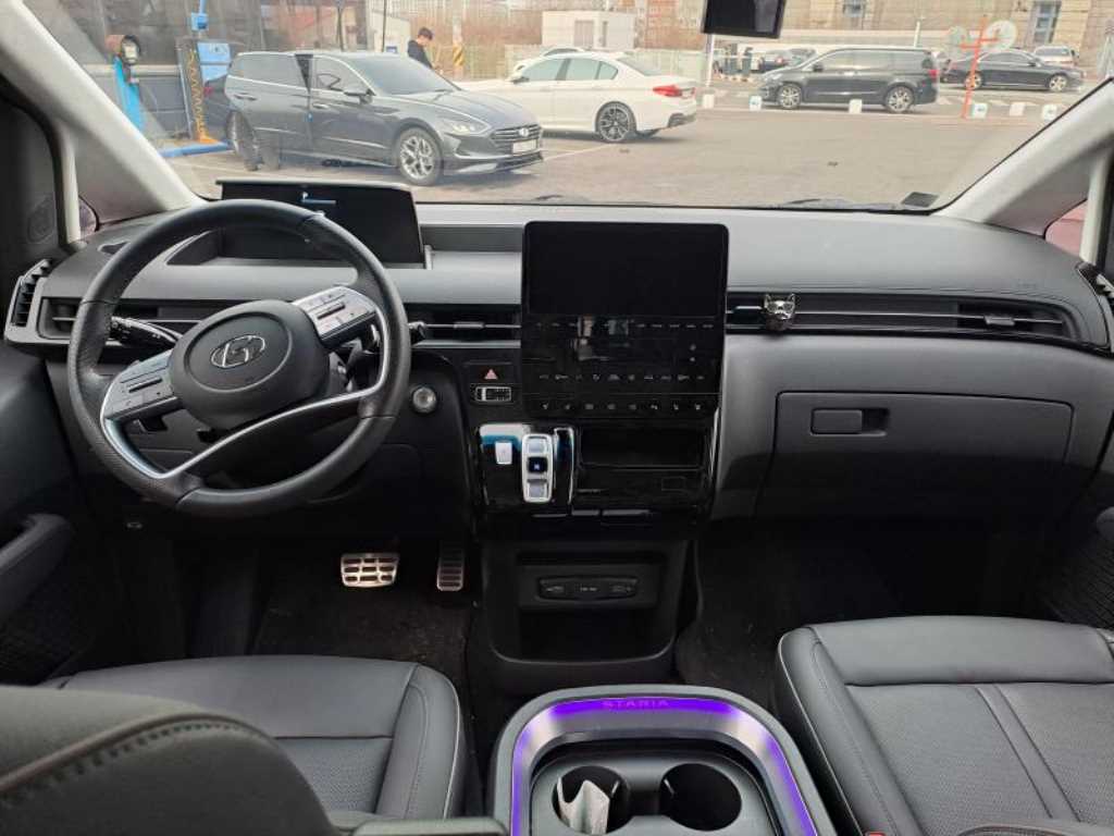 HYUNDAI Staria - Vista 7