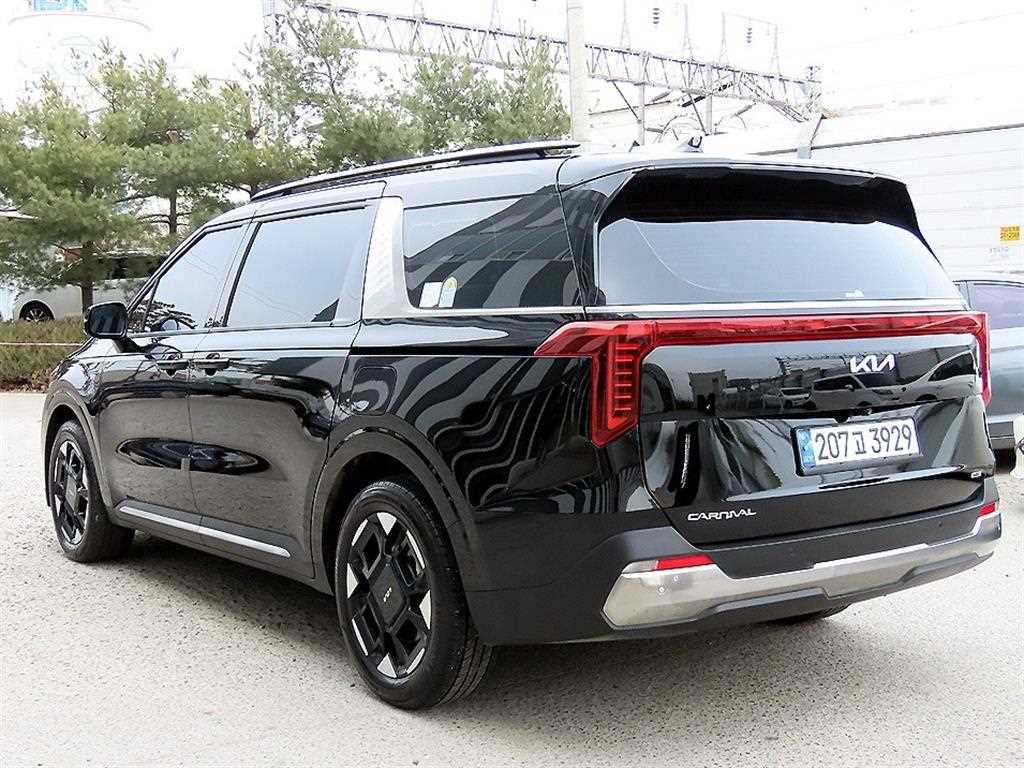 KIA Carnival - Vista 3