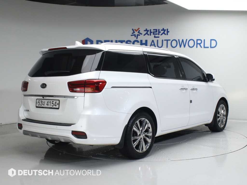 KIA Carnival - Vista 2