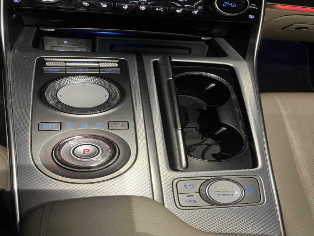 Genesis GV80 - Vista 8