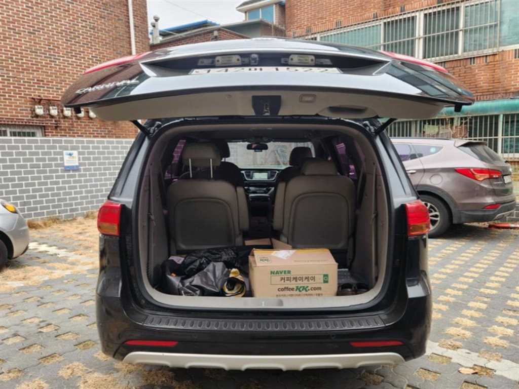 KIA Carnival - Vista 5