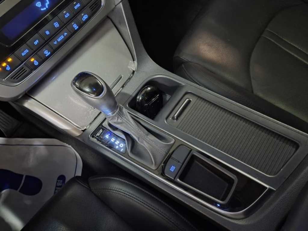 HYUNDAI Sonata - Vista 11