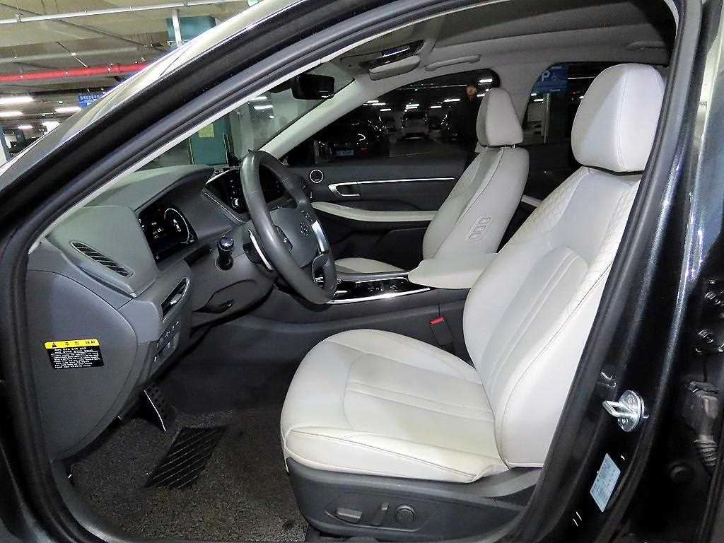 HYUNDAI Sonata - Vista 7