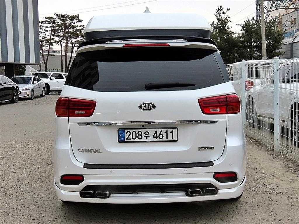 KIA Carnival - Vista 4