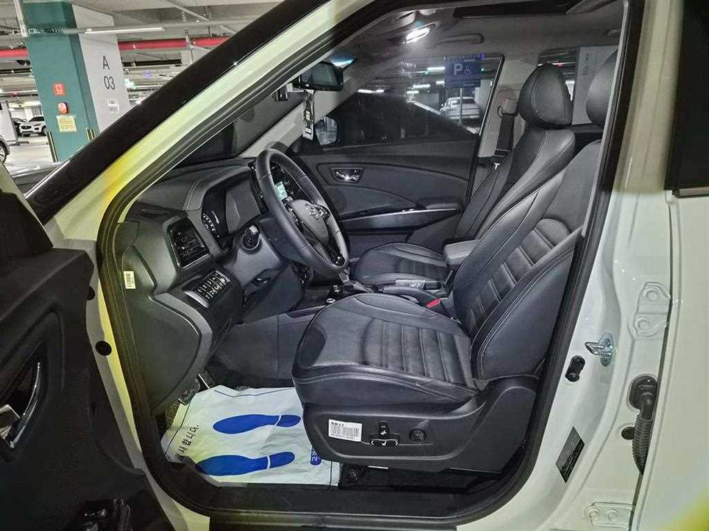 Ssangyong Tivoli - Vista 6