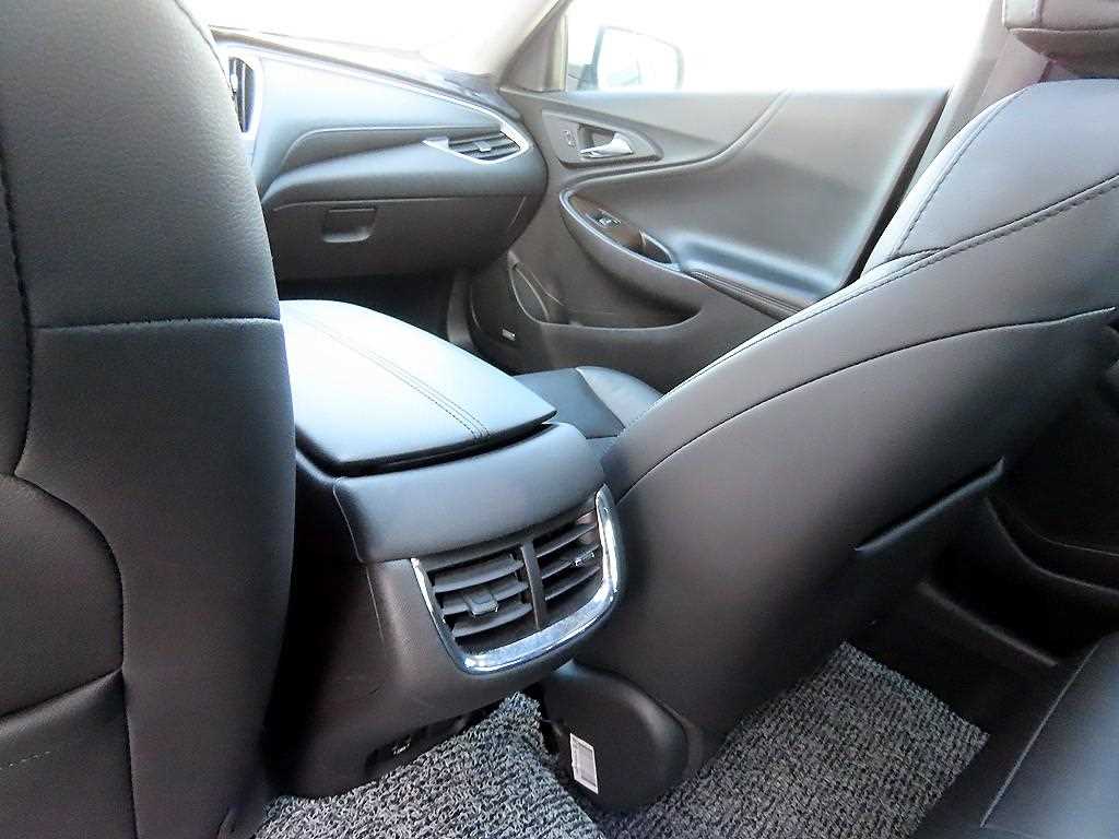 Chevrolet Malibu 2017 Blanco - Importación desde Corea - HF Imports Iquique - Foto 17