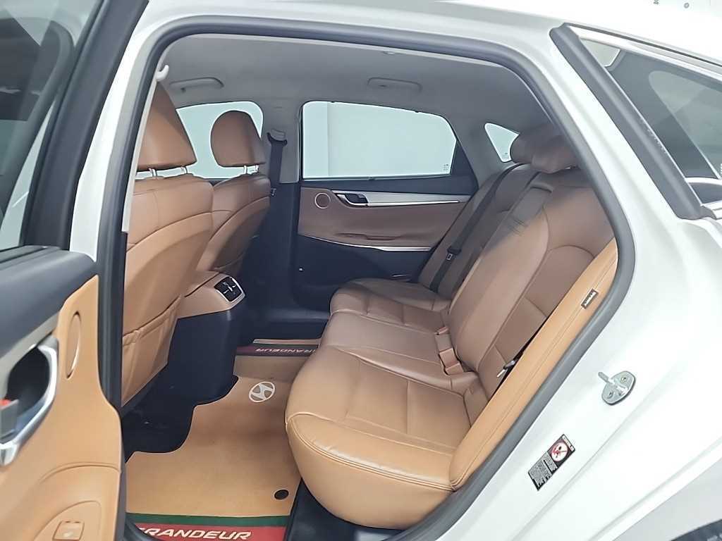 HYUNDAI Grandeur - Vista 12