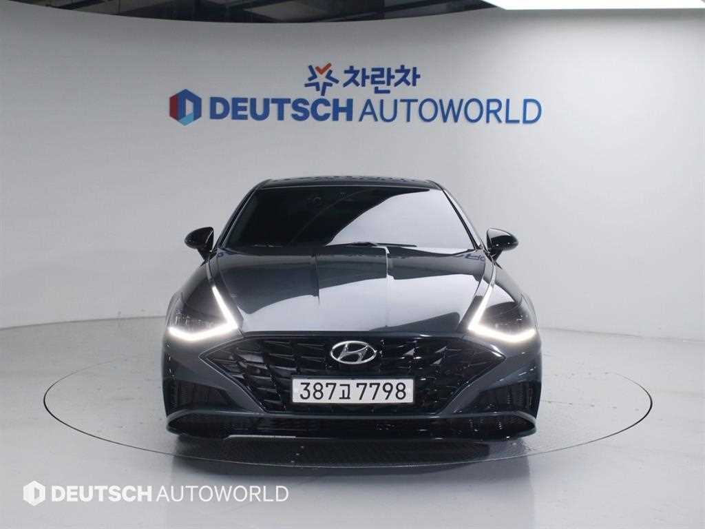 HYUNDAI Sonata - Vista 3