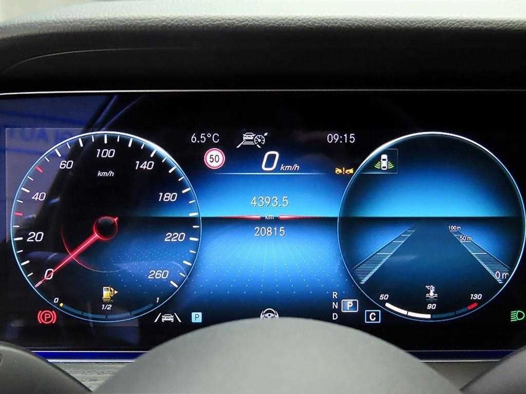 Mercedes Benz E class - Vista 8