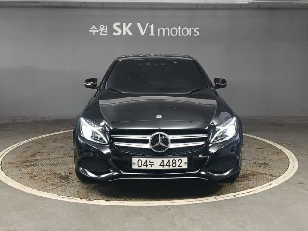 Mercedes Benz C Class 2018 Negro - Importación desde Corea - HF Imports Iquique - Foto 1