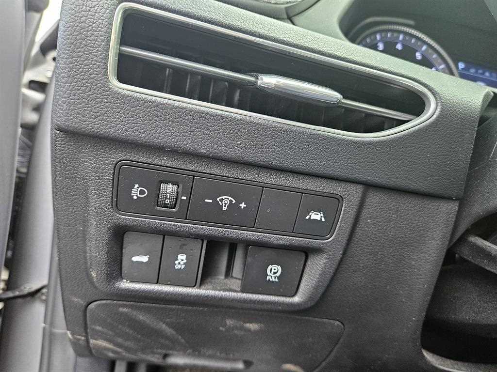 HYUNDAI Sonata - Vista 8